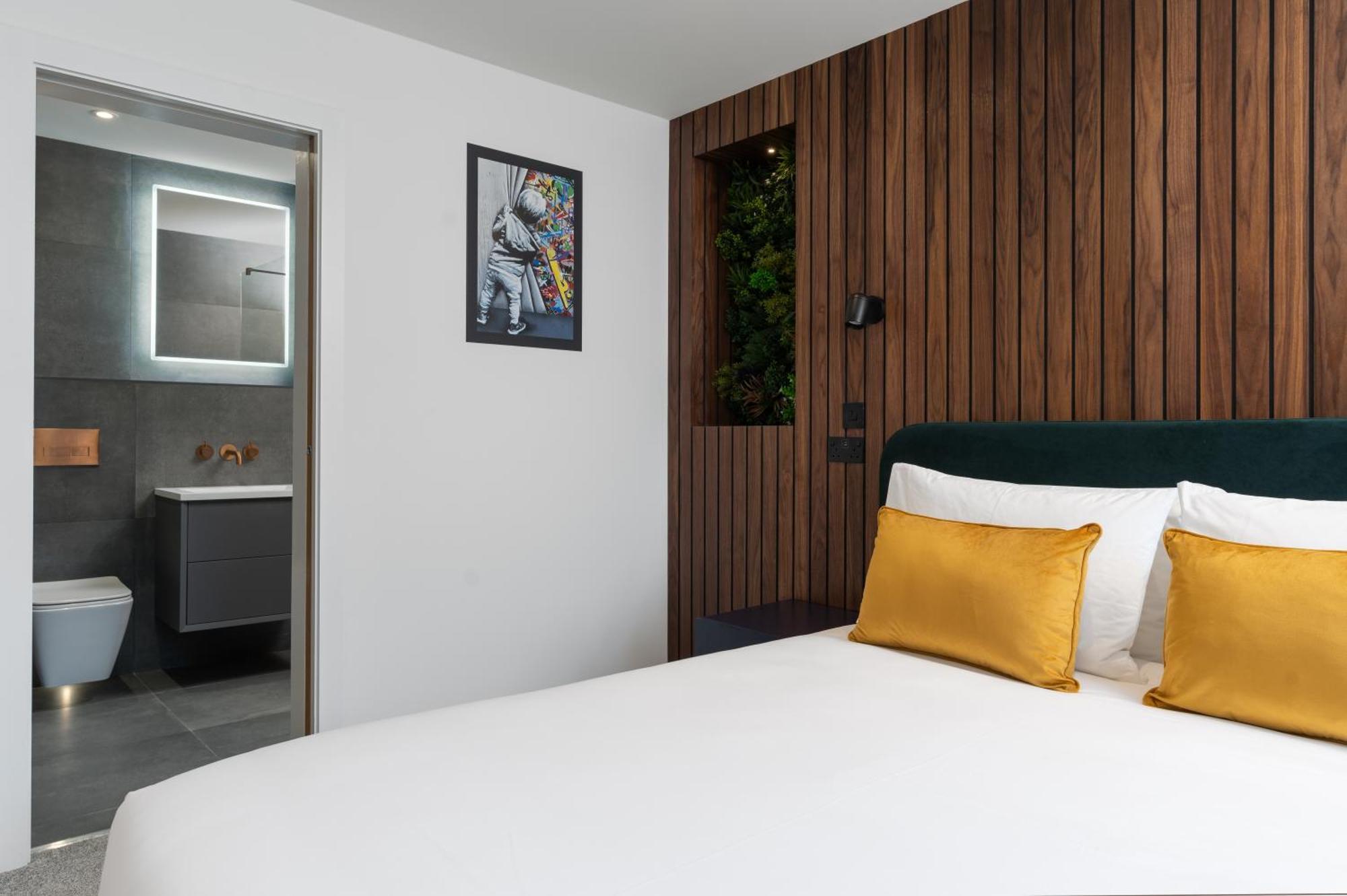 Room 2 Hotel Style Double Bedroom In マラザイオン エクステリア 写真
